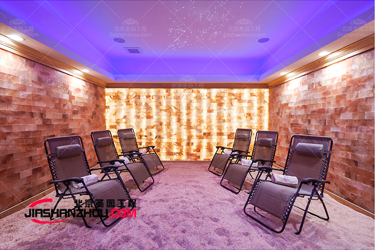 擁有眾多時尚元素的喜馬拉雅鹽療房設(shè)計讓人流連忘返