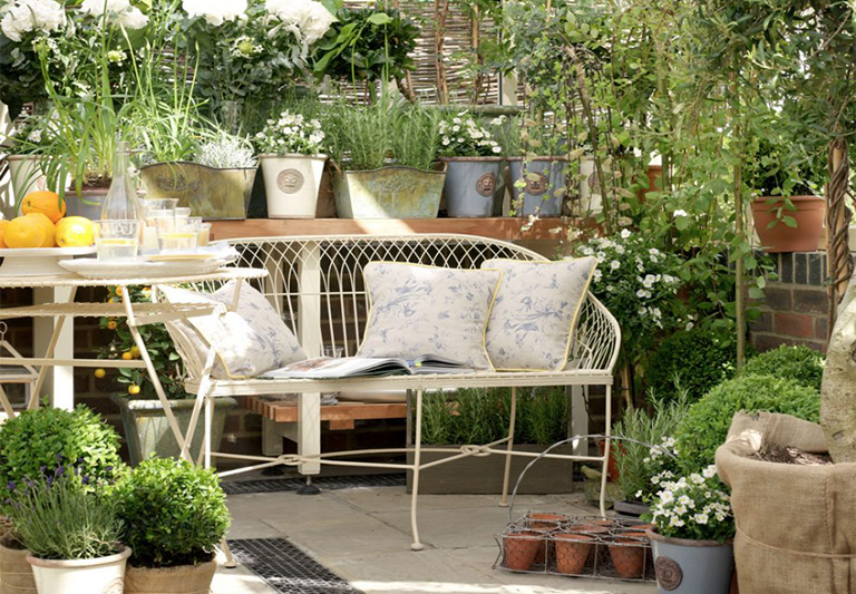 使用植物花園玻璃溫室的傳統方法和創新方法（中）