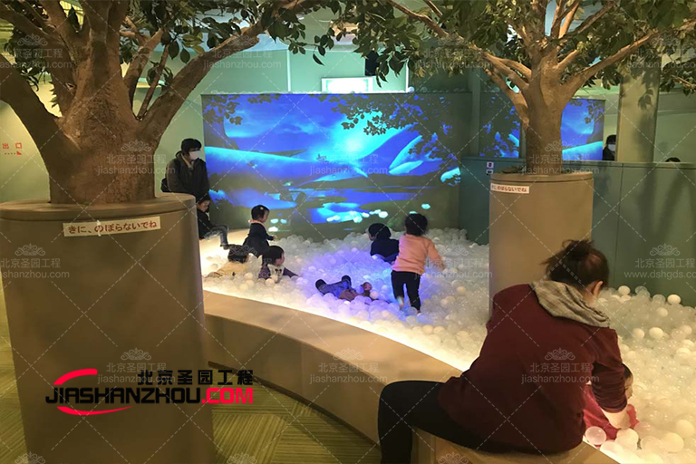 揚(yáng)州茱萸灣商超市室內(nèi)外人造仿真樹陳列