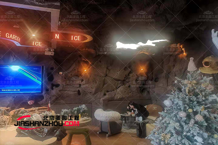 開放式設(shè)計的現(xiàn)代人工別墅洞穴餐廳f 格