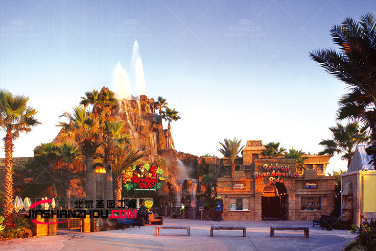 仿天然洞穴酒吧雖與傳統(tǒng)裝飾截然不同但也具有非常現(xiàn)代的外觀