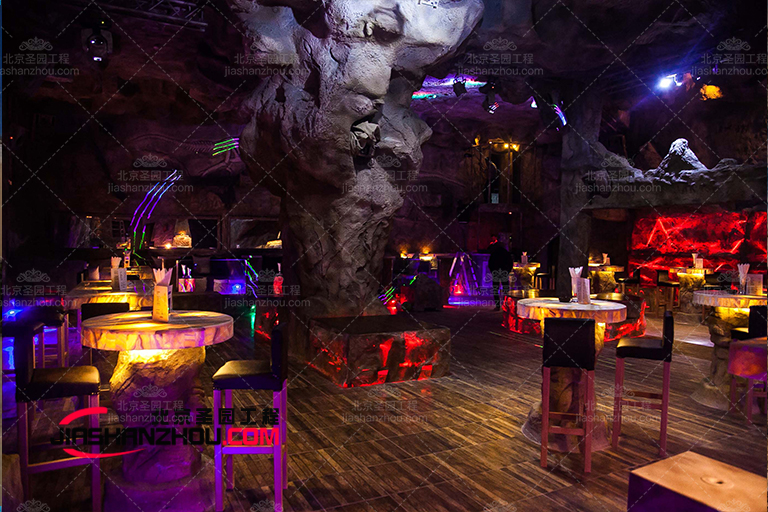沈陽探店 仿天然鹽洞酒吧設計網(wǎng)紅打卡設計