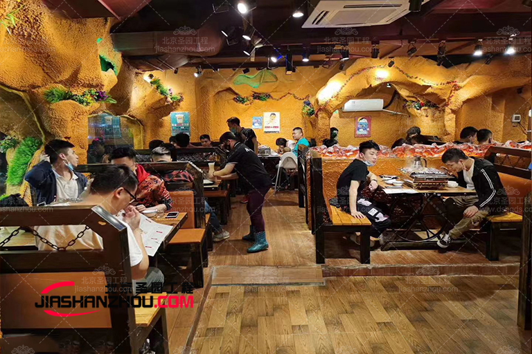 仿天然天然巖洞酒店餐廳可以創(chuàng)造出視覺上有趣的設計