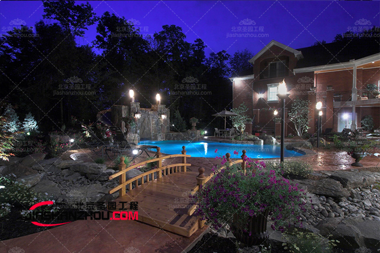 江蘇省宿遷別墅小院塑石假山水池項目制作施工中