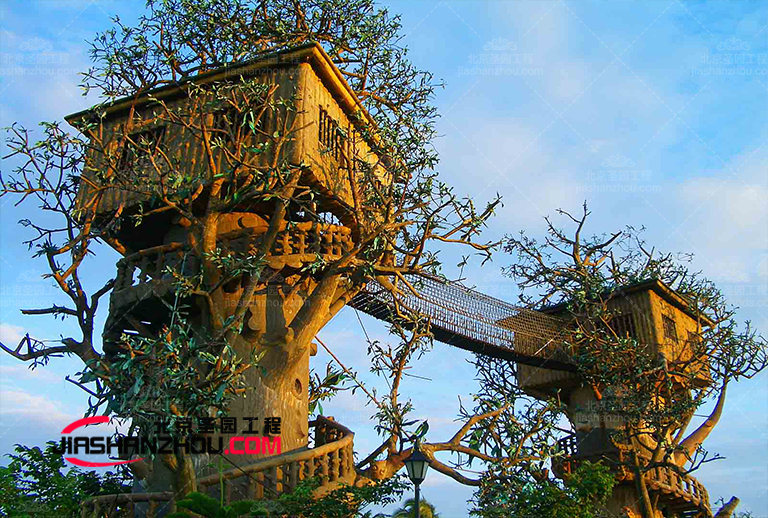 不同材質設計制作的仿真樹屋民宿客棧的優缺點