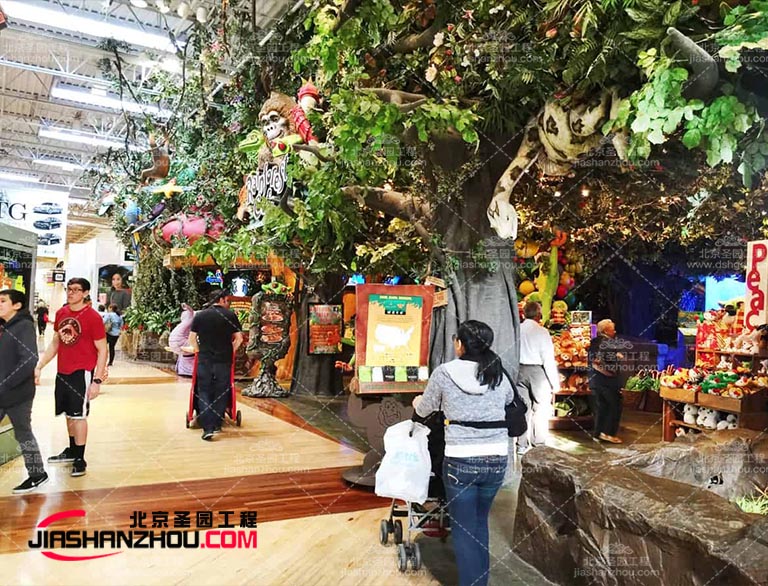 商業(yè)街道仿真樹的應(yīng)用讓商業(yè)街道呈現(xiàn)出欣欣向榮的景象