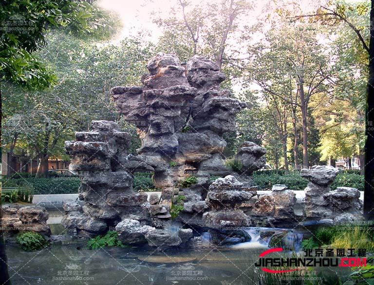 塑石假山因其的可塑性高大大的推動了現代園林的發展