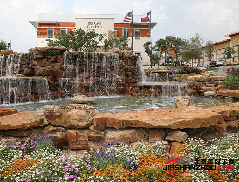 塑石假山也稱水泥假山 那么塑石假山都有什么優點呢？