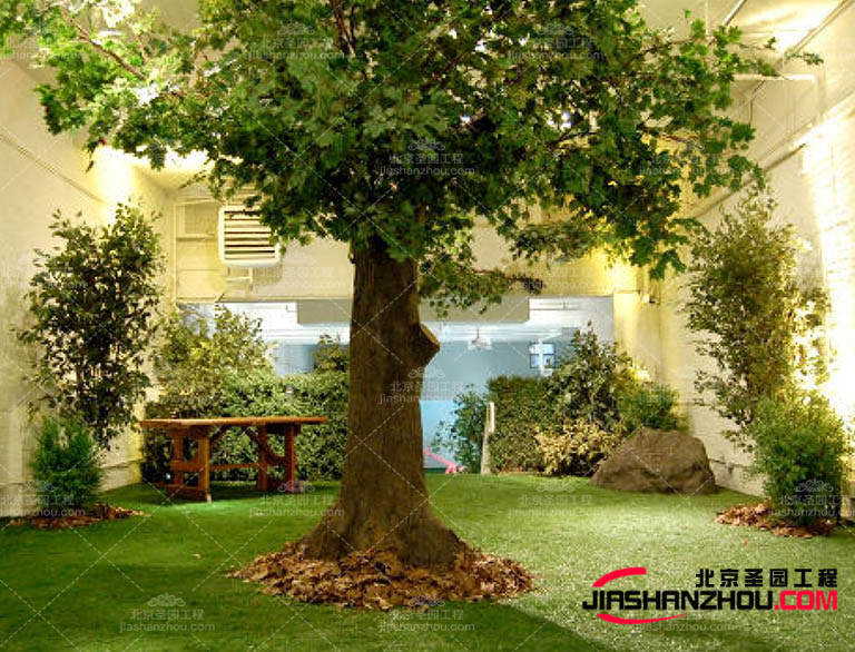 仿真樹是人工制作的模擬樹木仿真樹能達到美化環境的效果