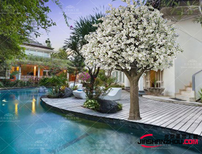 仿真樹用水泥制作的，擁有十分逼真的紋理受到人們的青睞