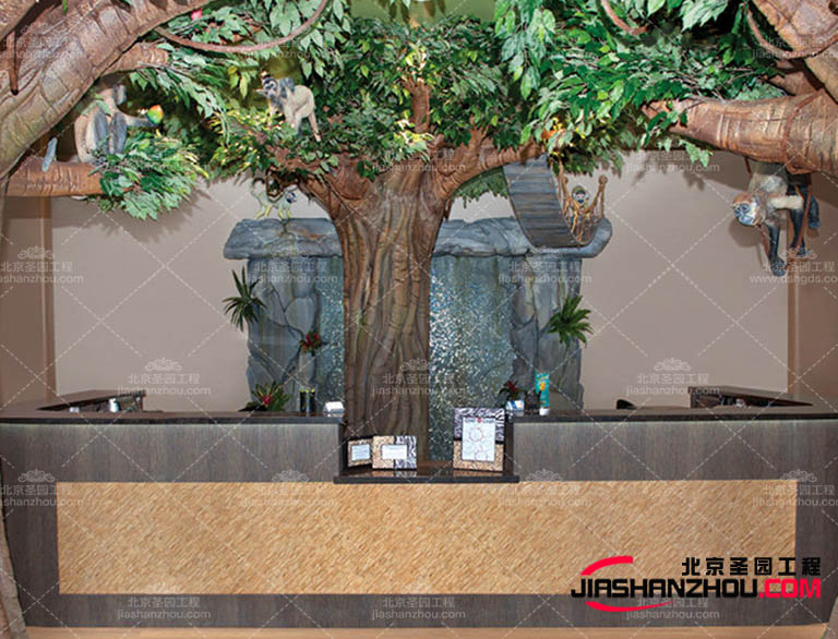 城市中的仿真樹木可以在城市中增加綠色覆蓋面積，凈化空氣