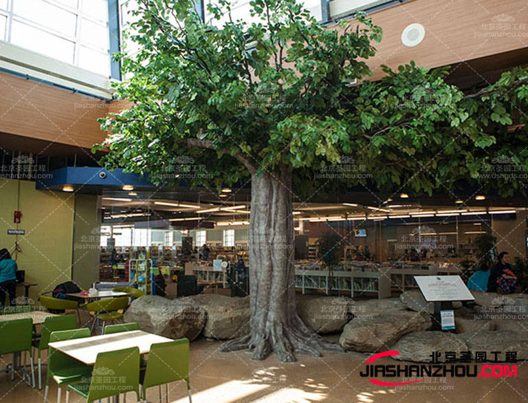 仿真樹的葉子和花朵也是非常逼真的完美地模擬了自然界的色彩