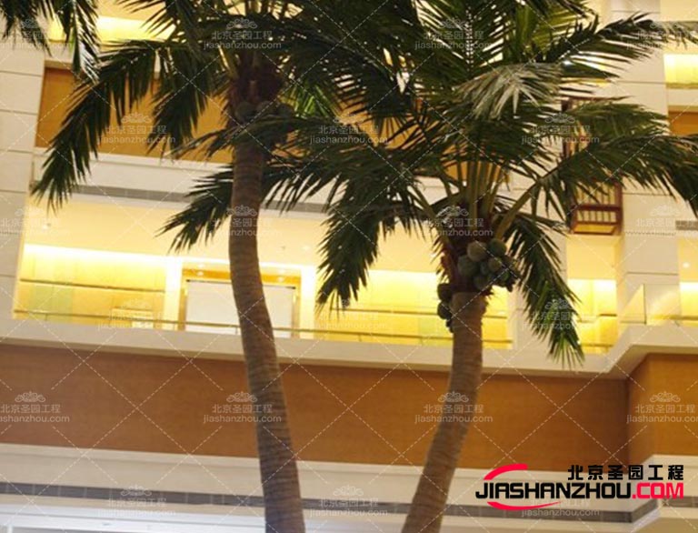 這仿真樹是為一個大家庭設計的，他們有不同的喜好和要求