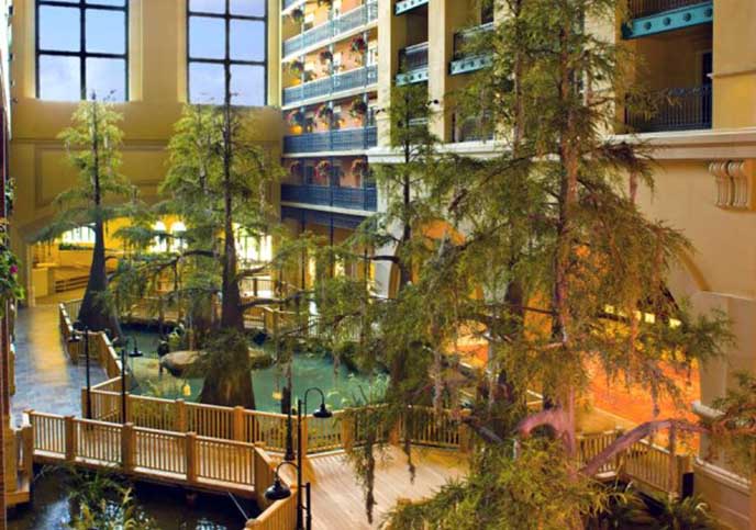 仿真樹室內外裝飾備真的是適合綠化環境的裝飾