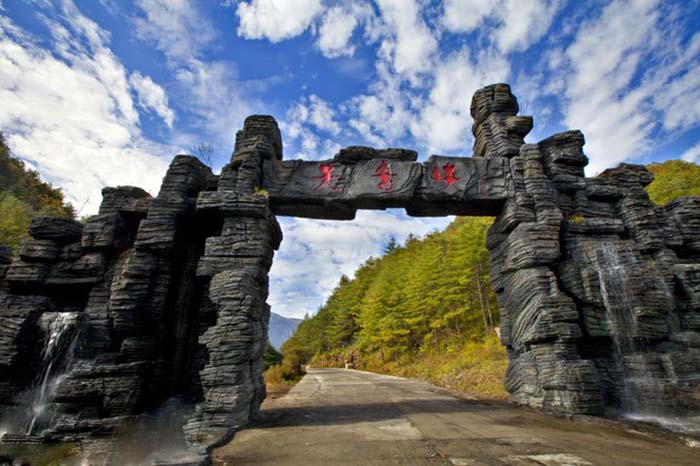 仿真假山大門(mén).jpg 仿真假山大門(mén)