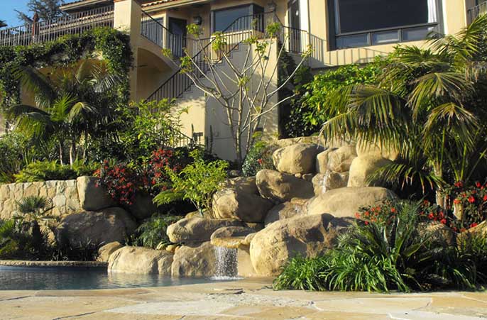 仿真樹大門.jpg 仿真樹大門