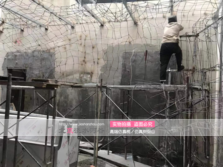 仿真火山.jpg 仿真火山