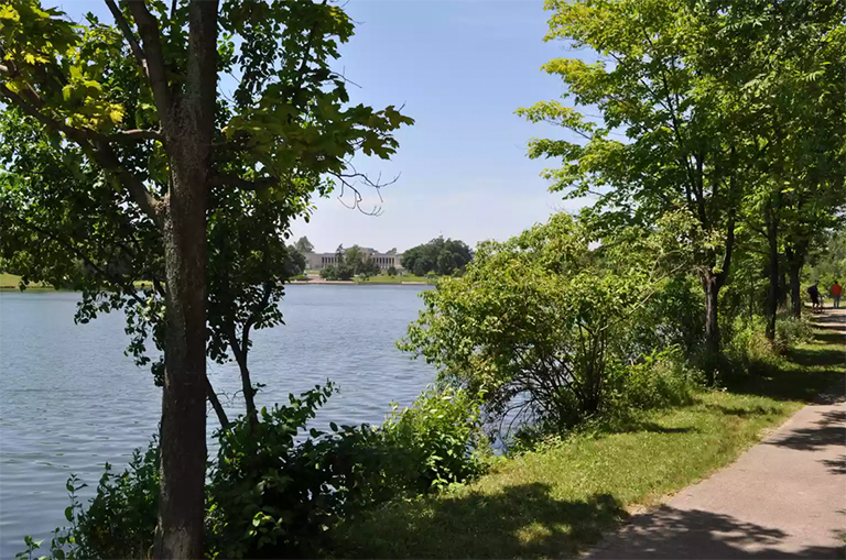 奧姆斯德德兄弟（Olmsted Brothers）設計的奧杜邦公園動物園區照片