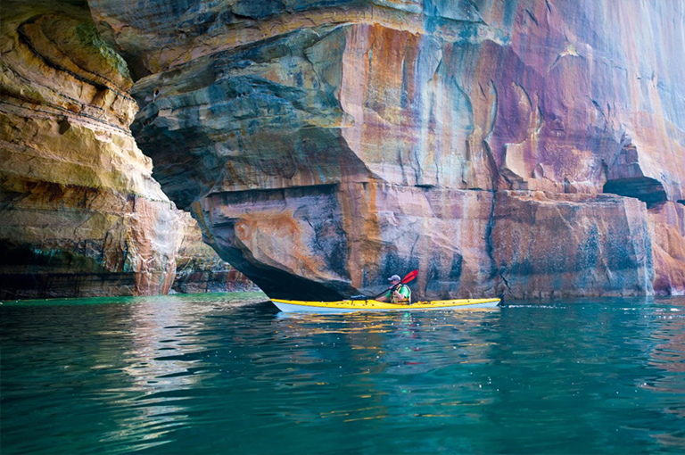 圖為巖石國(guó)家湖岸