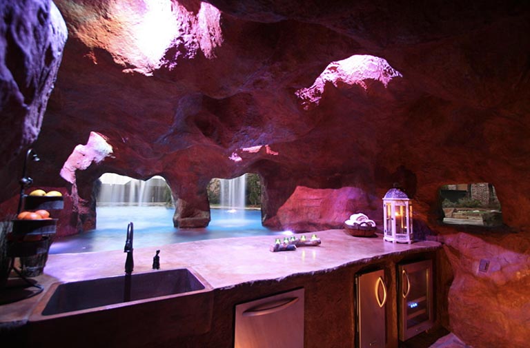 仿真山洞酒吧.jpg 仿真山洞酒吧