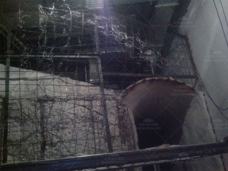 洞穴餐廳.jpg 洞穴餐廳