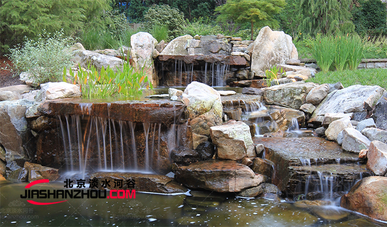 塑石假山.jpg 塑石假山