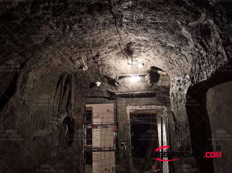 人造洞穴風格餐廳.jpg 人造洞穴風格餐廳