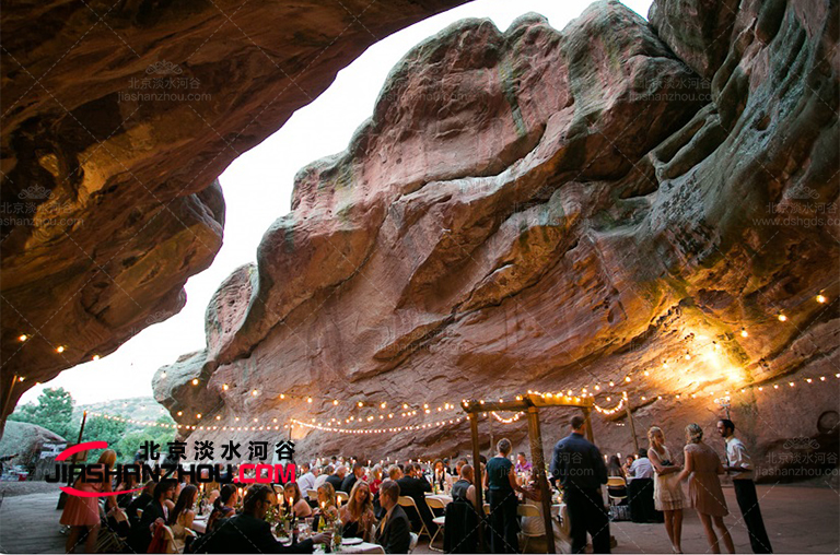 洞穴式鹽療咖啡廳.jpg 洞穴式鹽療咖啡廳