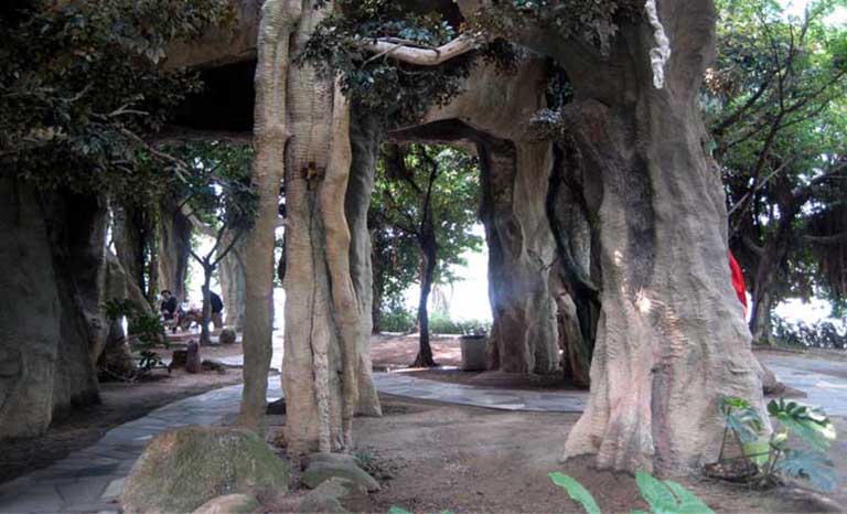 仿真榕樹.jpg 仿真榕樹