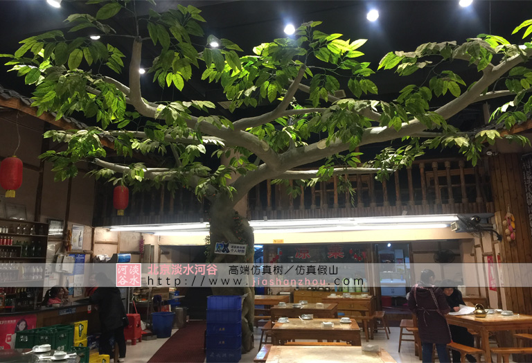 仿真假樹.jpg 仿真假樹