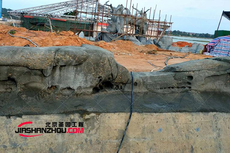 塑石假山水池.jpg 塑石假山水池