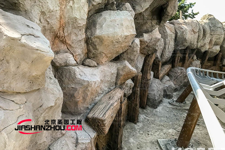 塑石假山水池.jpg 塑石假山水池