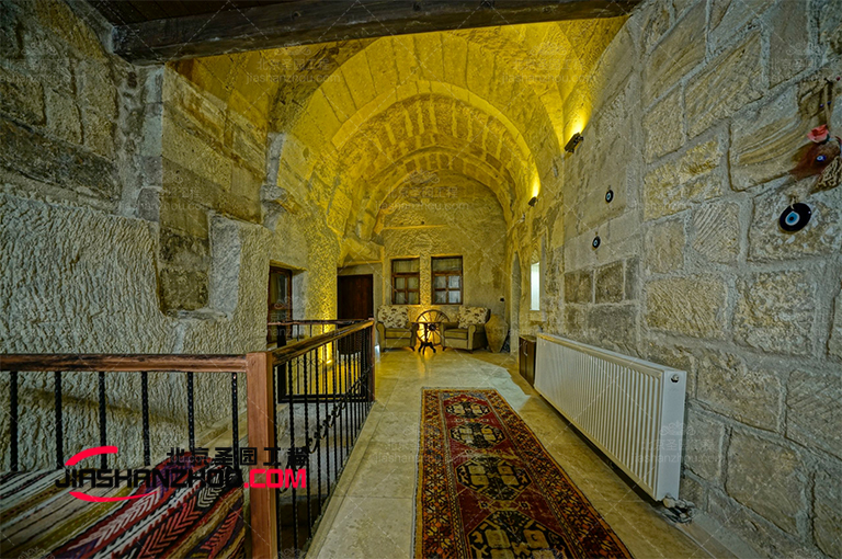 山洞民宿.jpg 山洞民宿