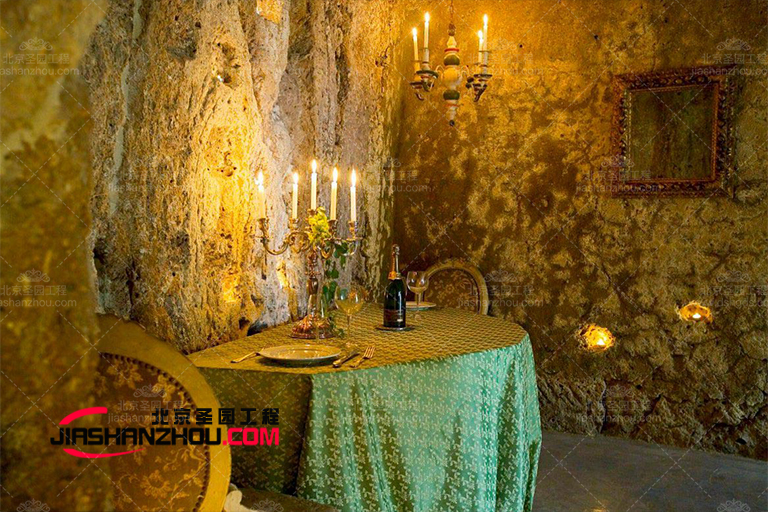 洞穴餐廳
