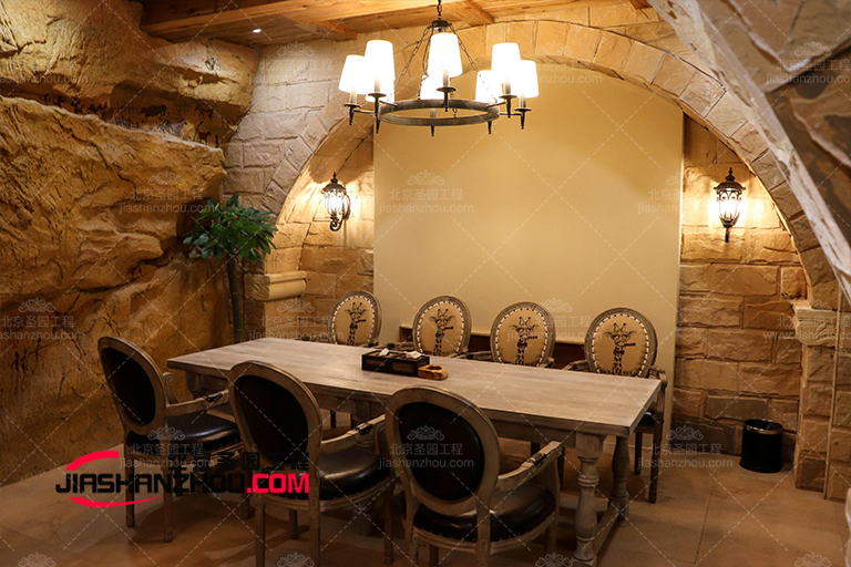 洞穴餐廳