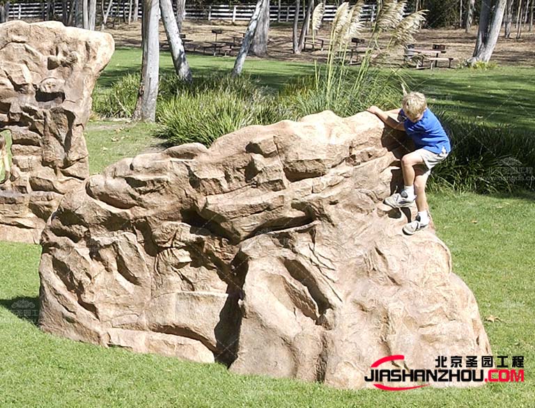 塑石假山.jpg 塑石假山