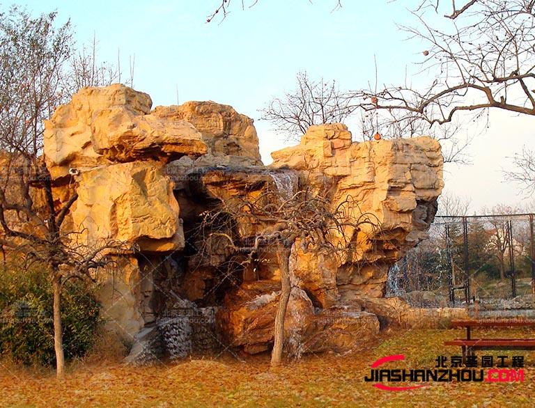 水泥假山.jpg 水泥假山.jpg