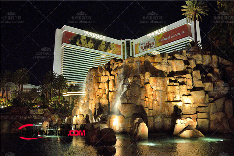 水泥假山.jpg 水泥假山.jpg