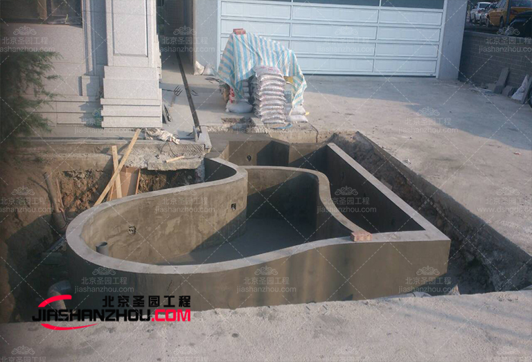 塑石假山.jpg 塑石假山.jpg