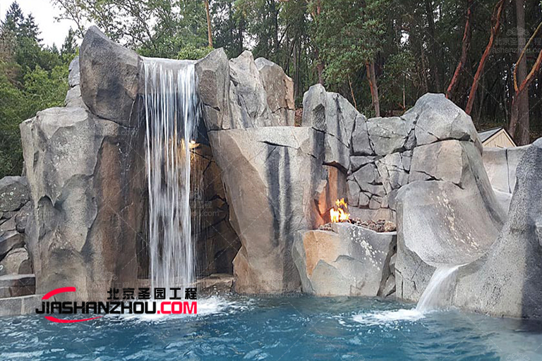 仿真假山.jpg 仿真假山.jpg