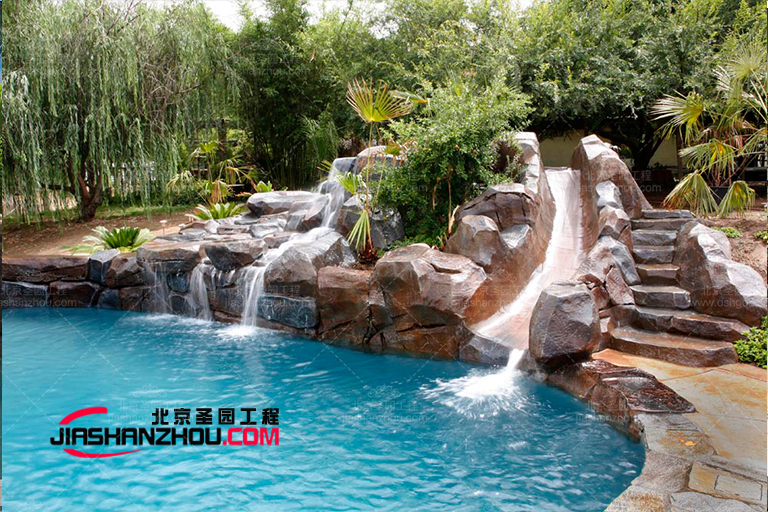 水泥假山.jpg 水泥假山.jpg