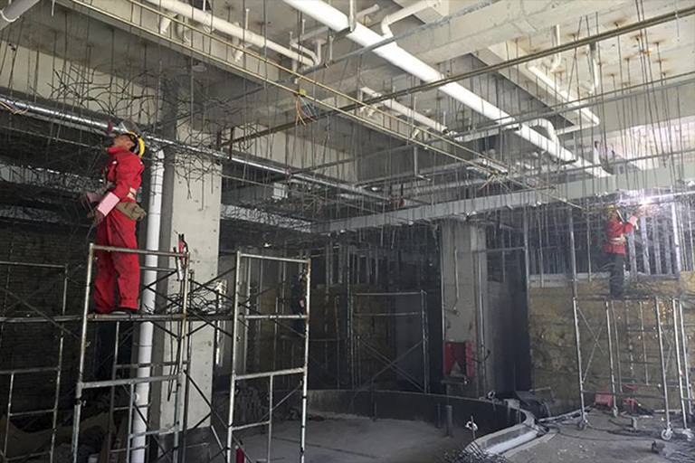 仿真假山.jpg 仿真假山.jpg